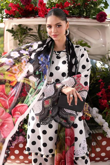 Khadija 3pc lawn suit